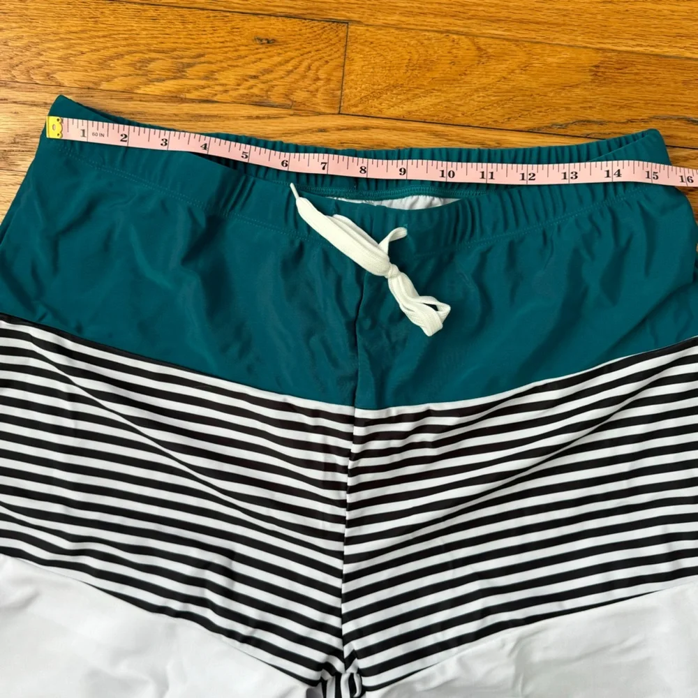 PatPat‎ Blue and White Swim Trunks Modern Design